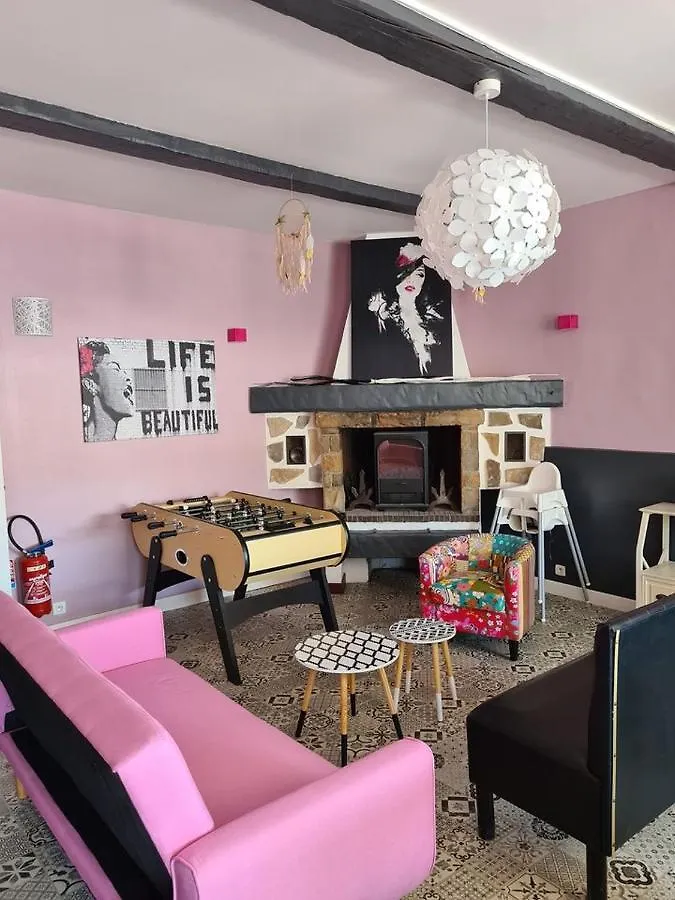 Hotel La Vie En Rose Avec Spa Exterieur Collectif Gratuit Frankrijk