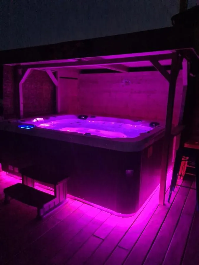 Hotel La Vie En Rose Avec Spa Exterieur Collectif Gratuit